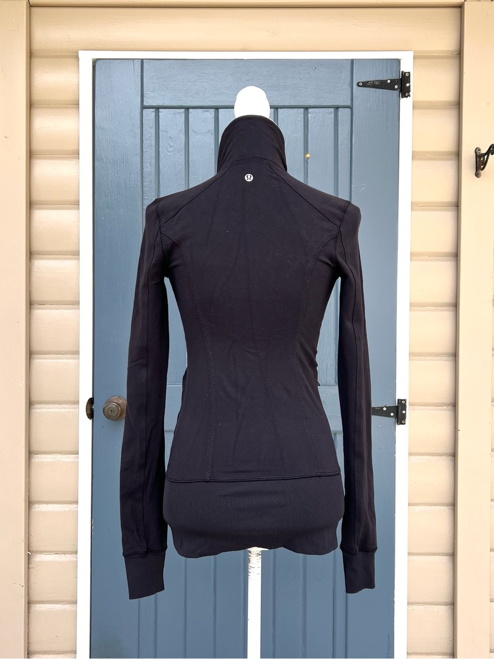 Lululemon Define Jacket with thumbholes Women’s Size 2